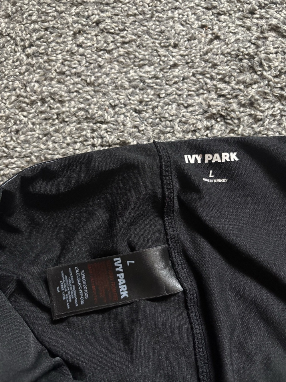 IVY PARK Black High-Rise Logo Leggings - Picture 2 of 3